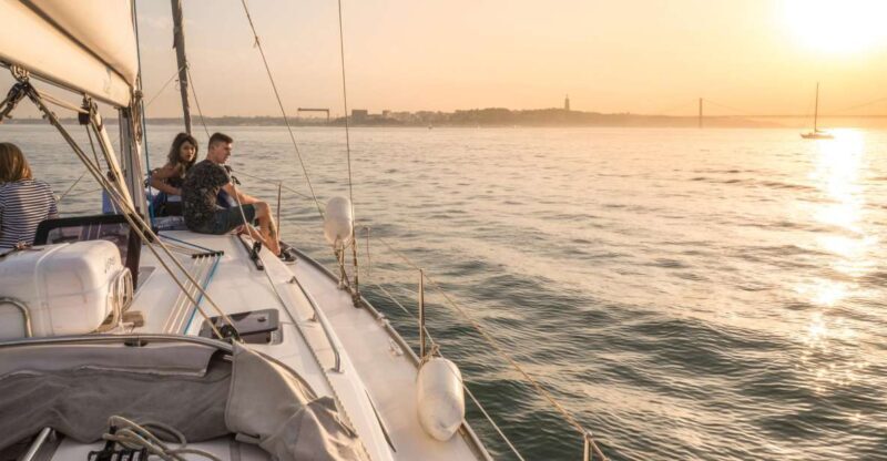 Lisbon: Private Sunset Cruise on the Tagus River with Drink - Key Points
