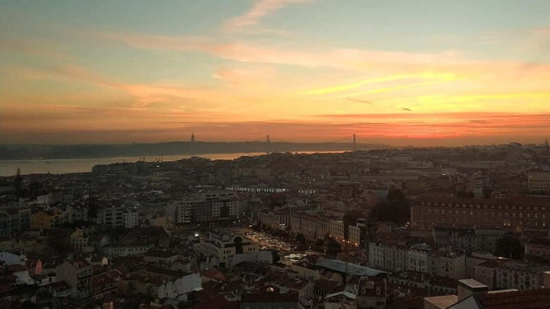 Lisbon: Private Tour in a Piaggio Ape Calessino - What to Expect from the Experience