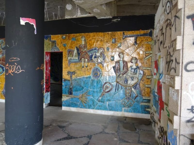 Lisbon: Private Tuk-Tuk Street Art Tour for 2,5 hours - The Guides: Felipe and Miguel