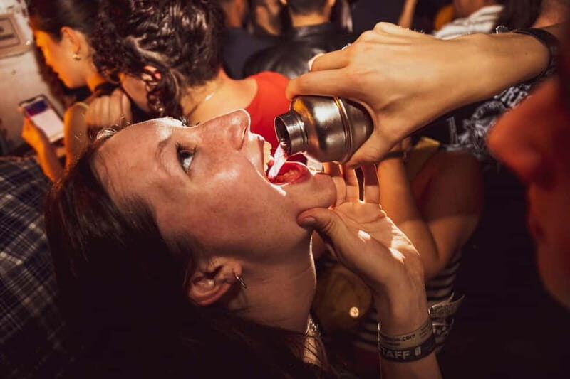 Lisbon Pub Crawl with Free Drinks - FAQ