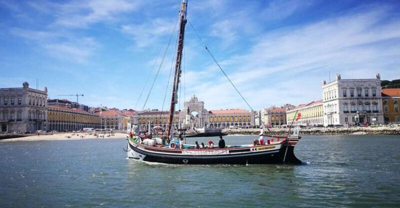 Lisbon: River Tagus Sightseeing Cruise in Traditional Vessel - Key Points