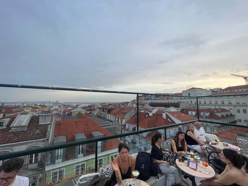 Lisbon : Rooftop Revelry: Sky Tour with 6 Rooftops & Drinks - Key Points