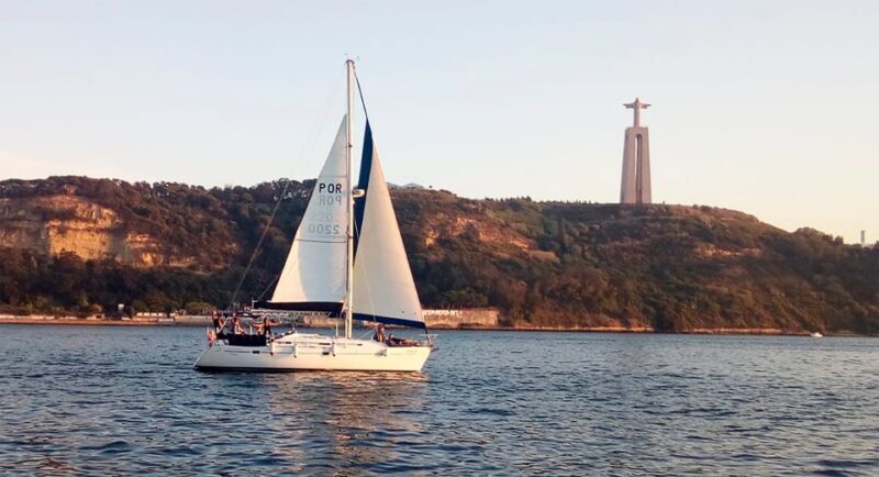 Lisbon: Sailing Tour with Wine and Snacks - What Makes This Sailing Tour Special?