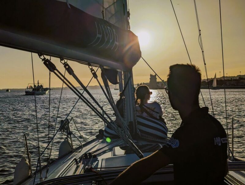Lisbon: Scenic Day & Sunset Boat Tour with a Drink - A Complete Dive Into Lisbon’s Scenic Day & Sunset Boat Tour with a Drink