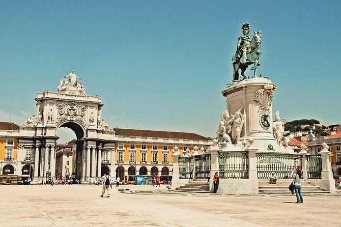 Lisbon Shore Excursion: Private Lisbon, Sesimbra and Arrábida with Wine Tasting - What to Expect from the Experience