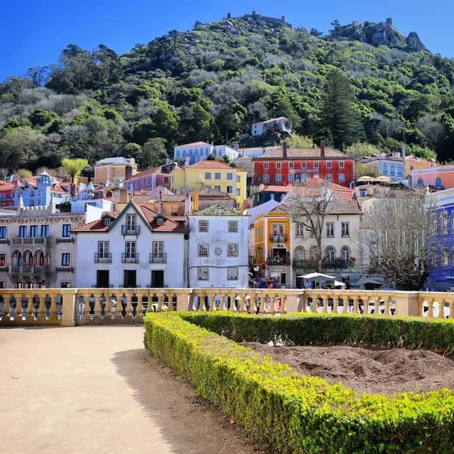 Lisbon: Sintra Half-Day Guided Tour with Pena Palace Tickets - Key Points