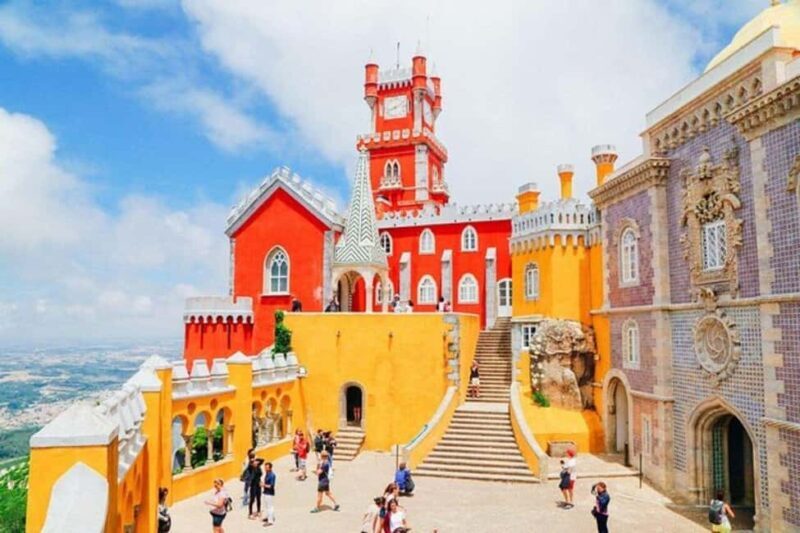 Lisbon: Sintra, Pena, Moorish Castle, Regaleira & Cascais - FAQ