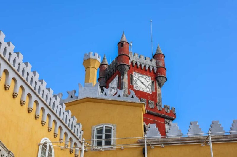 Lisbon: Sintra, Pena Palace & Wine Tasting Small-Group Tour - Wandering Sintra’s Historic Streets