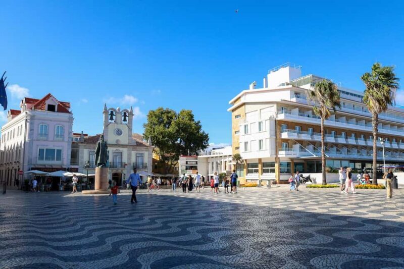 Lisbon: Sintra, Pena Palace & Wine Tasting Small-Group Tour - Who Should Consider This Tour?