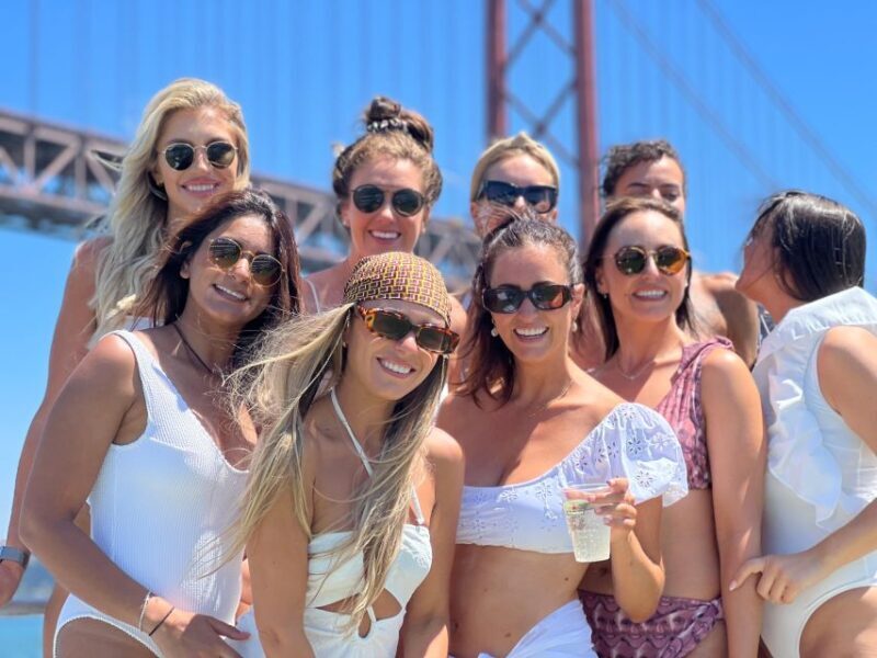 Lisbon: Splash Boat Party the only all inclusive party + SUP - Authentic Perspectives from Reviewers