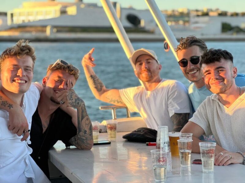 Lisbon: Splash Boat Party the only all inclusive party + SUP - FAQs