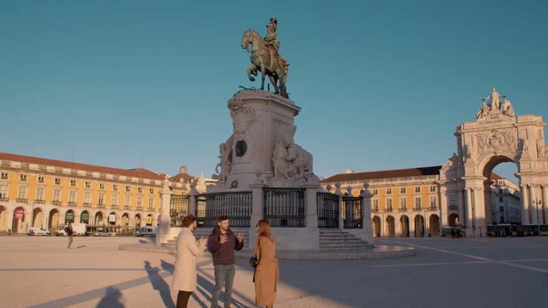 Lisbon: Sunrise Walking Tour Before the Crowds - Key Points