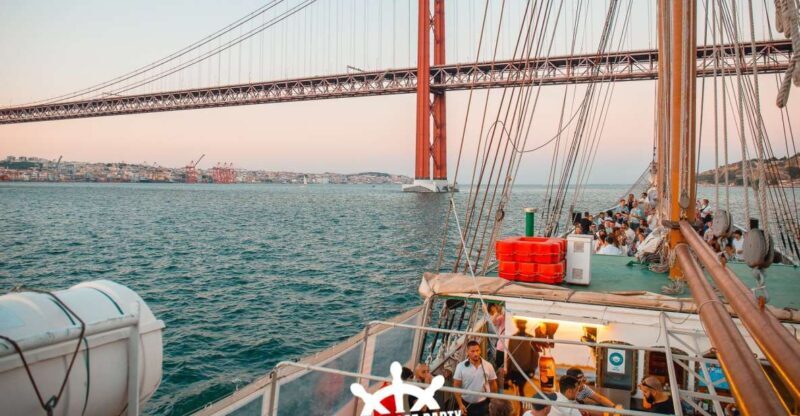 Lisbon: Sunset Boat Party with 2 Drinks and Free Club Entry - The Experience in Detail