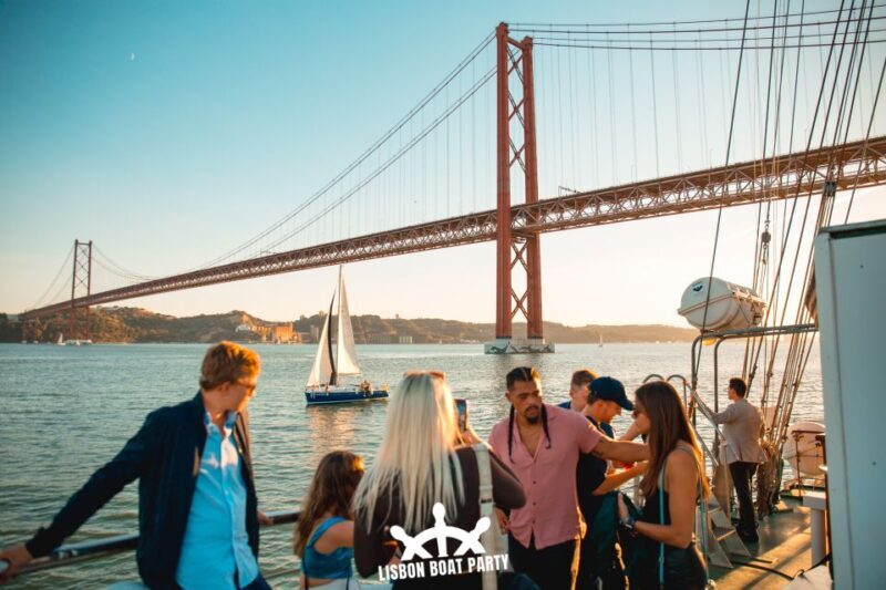 Lisbon: Sunset Boat Party with 2 Drinks and Free Club Entry - FAQs