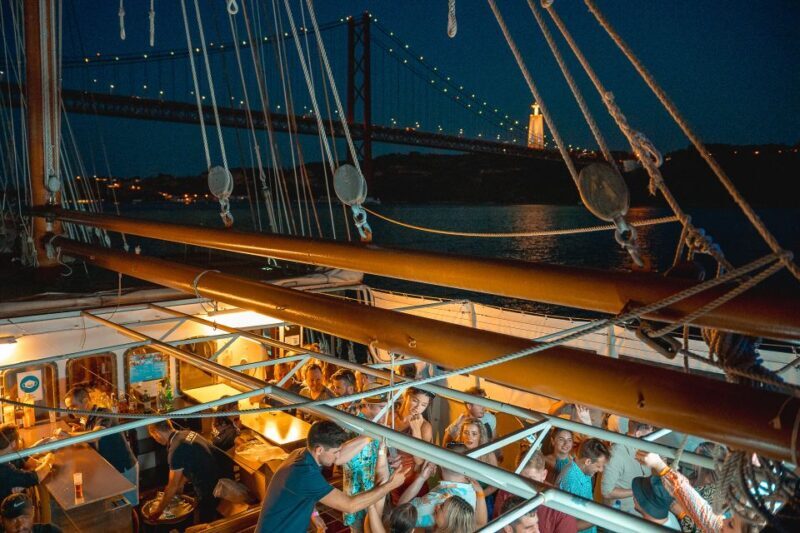 Lisbon: Sunset Boat Party with Live DJ and Night Club Entry - The Sum Up