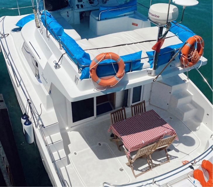 Lisbon: Sunset Boat Tour with Wine - FAQ