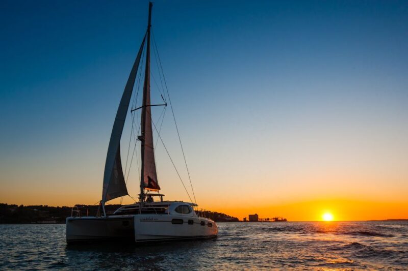 Lisbon: Sunset Catamaran Cruise, Music and Open Bar - Key Points