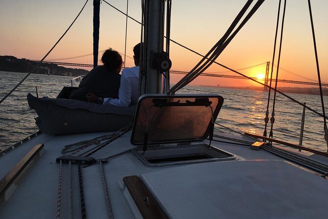 Lisbon Sunset Sailing Tour with White or Rosé Wine and Snacks - FAQ