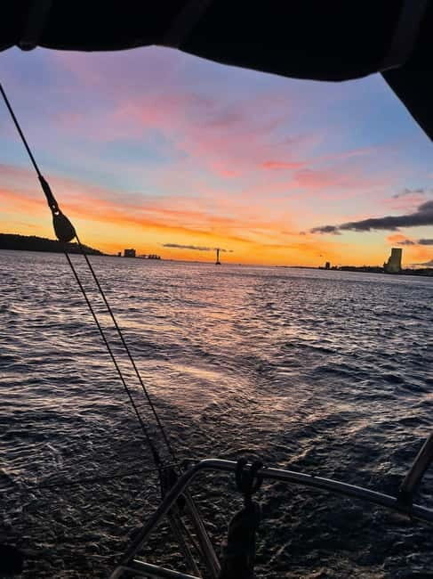 Lisbon: Sunset Sailing with Local Wine & Stunning Views - Key Points
