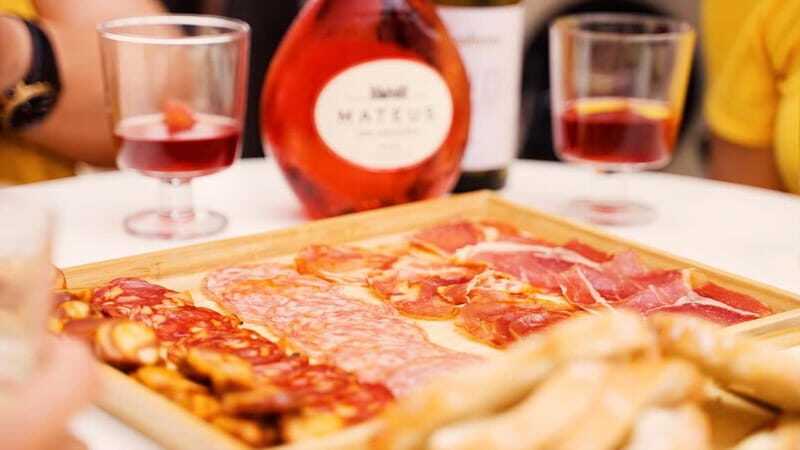 LISBON SUNSET TO NIGHT in Vintage Jeep with FOOD & DRINKS - Key Points