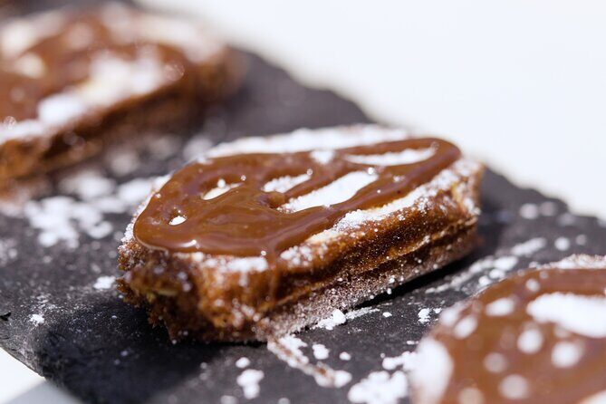 LISBON SUNSET TO NIGHT in Vintage Jeep with FOOD & DRINKS - Who Will Love This Tour