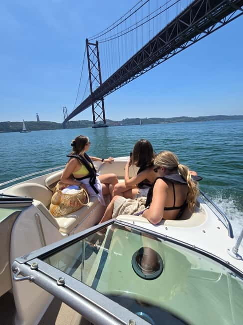 Lisbon - Sunset Tour by Private Boat with Welcome Drink - Key Points