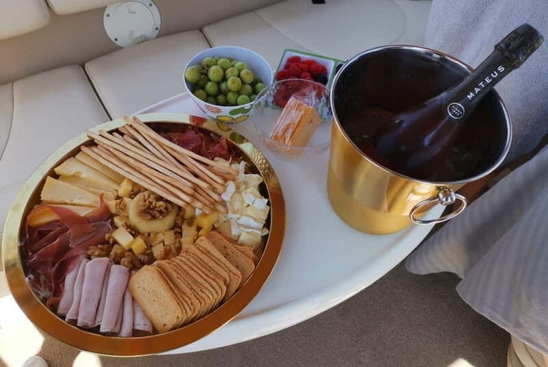 Lisbon - Sunset Tour by Private Boat with Welcome Drink - FAQs