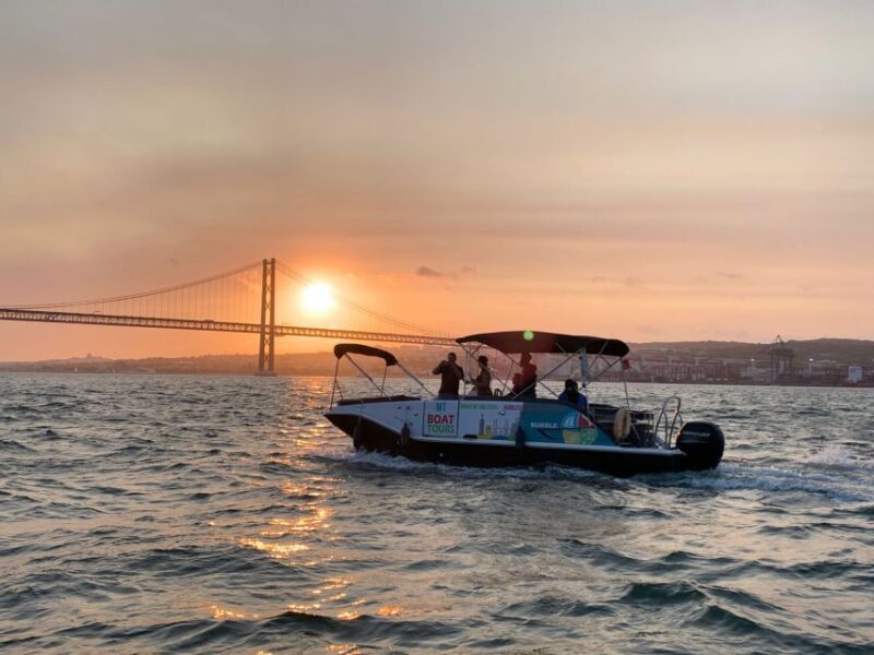 Lisbon: Tagus River Boat Sunset and Night Champagne Tour - FAQ