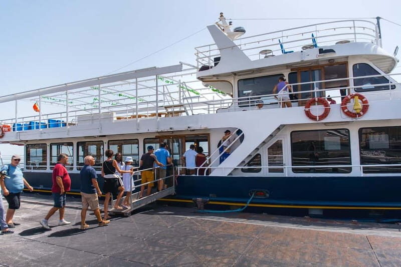 Lisbon: Tagus River New Year's Cruise with Live DJ - Key Points