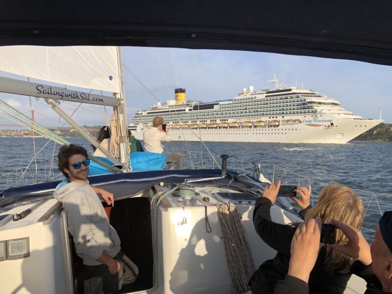 Lisbon: Tagus River Sunset Cruise with Drinks - Key Points