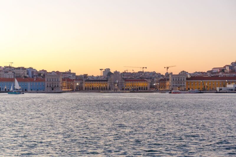 Lisbon: Tagus River Sunset Tour with Snacks and Drink - Key Points