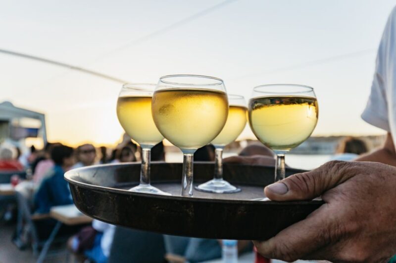 Lisbon: Tejo River Sunset Cruise with Welcome Drink - FAQ