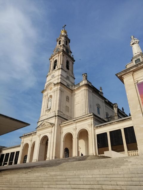 Lisbon to Fátima, Nazaré, and Óbidos, Full-Day Private Tour - What to Expect from the Lisbon to Fátima, Nazaré, and Óbidos Tour