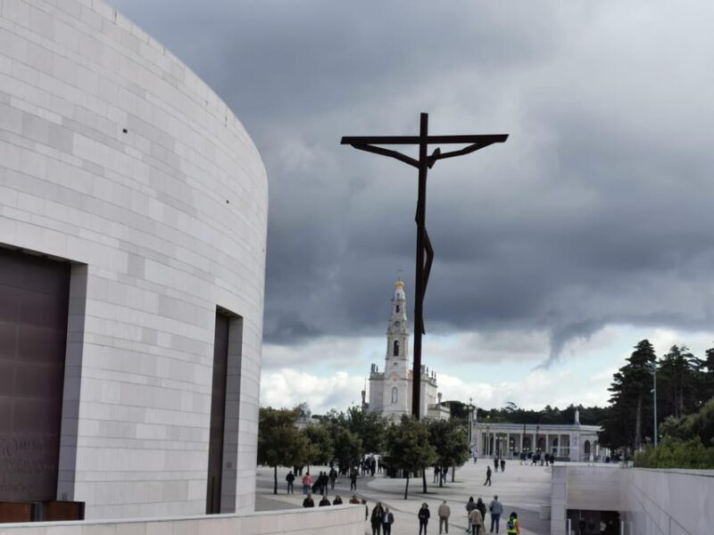 Lisbon to Fatima Nazaré and Óbidos Private Full Day Tour - Practical Details and Tips