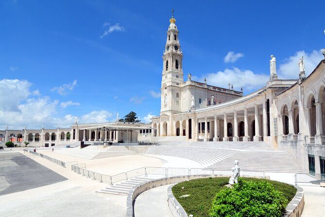 Lisbon to Fatima Obidos Nazare Private Tour - A Closer Look at the Itinerary