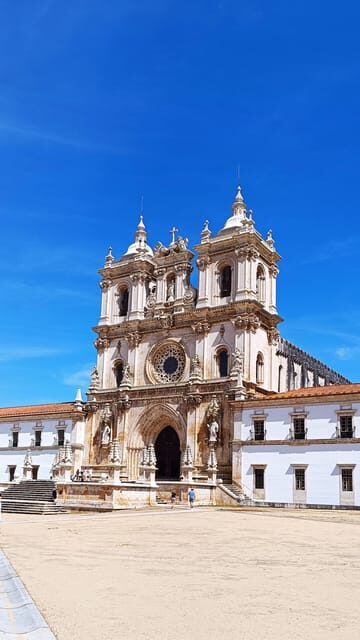 Lisbon: to Porto or vice versa Day Tour with up to 3 stops - FAQ