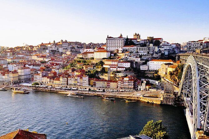 Lisbon to Porto with stops Óbidos-Nazaré-Fátima-Coimbra-Aveiro - FAQ