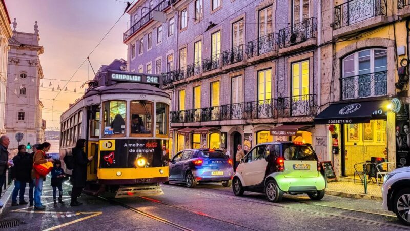 Lisbon tour Oldtown & Viewpoints on a tuktuk! - Key Points