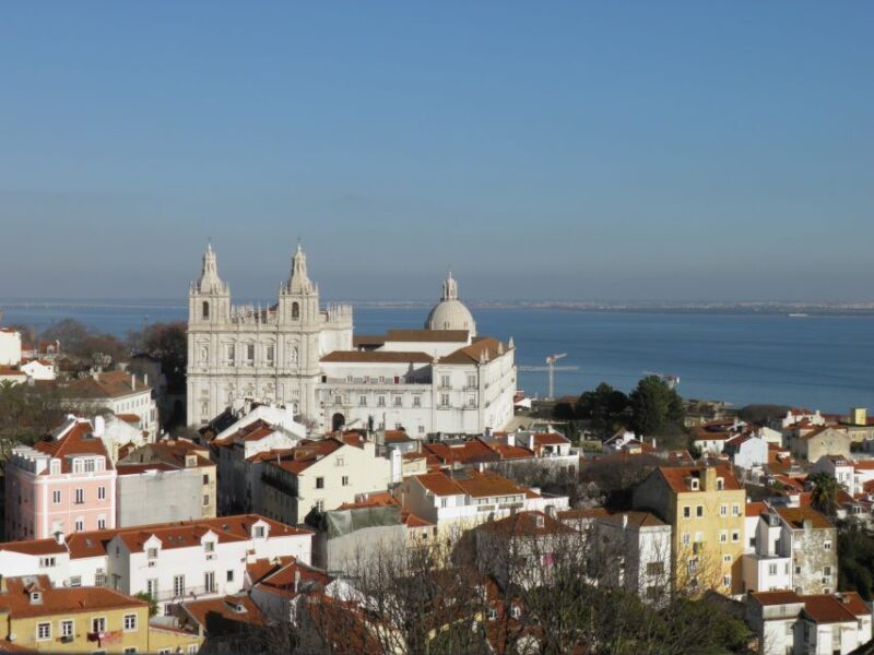 Lisbon: Tower of Saint Georges Castle Church Ticket & Drink - Key Points