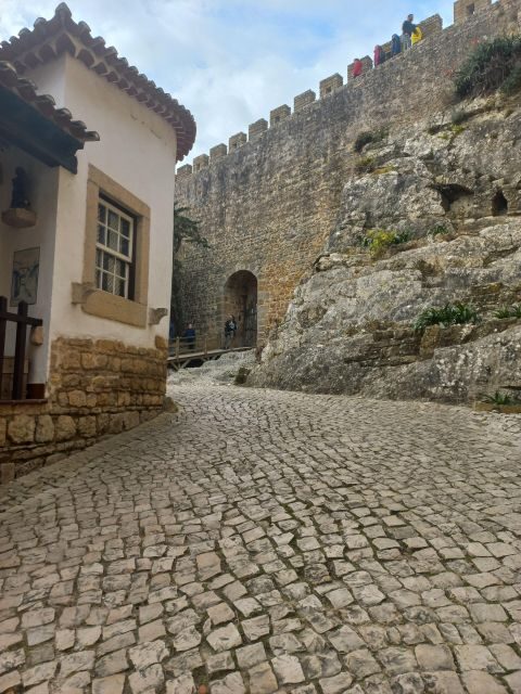 Lisbon: Transfer to Porto with Obidos and Nazare - FAQs