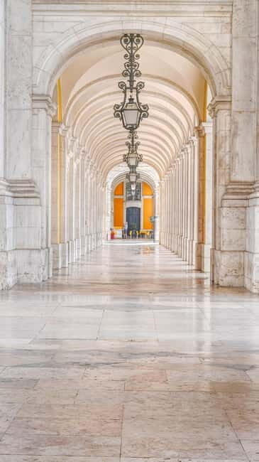 Lisbon Walk: Old Quarter, Hidden Walls & Stunning Views - Key Points