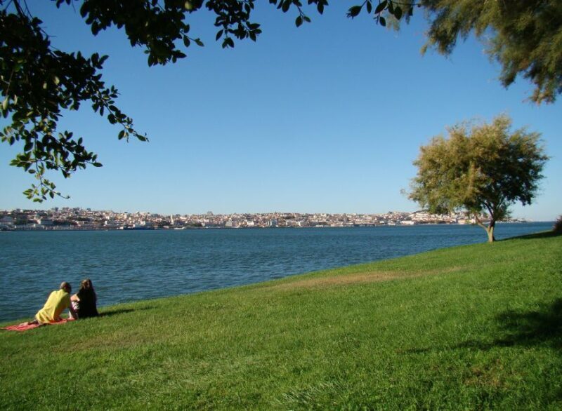 Lisbons South Side, River Tejo & 3-Hour Walking Tour - An In-Depth Look at the Lisbon South Side Tour