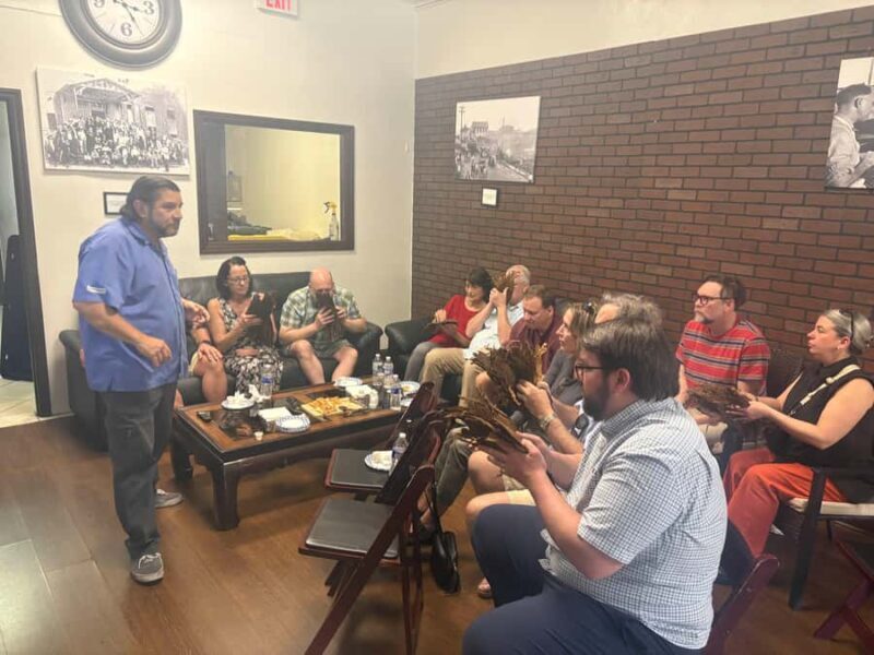 Little Havana: Cigar Factory Tour - The atmosphere and group dynamic