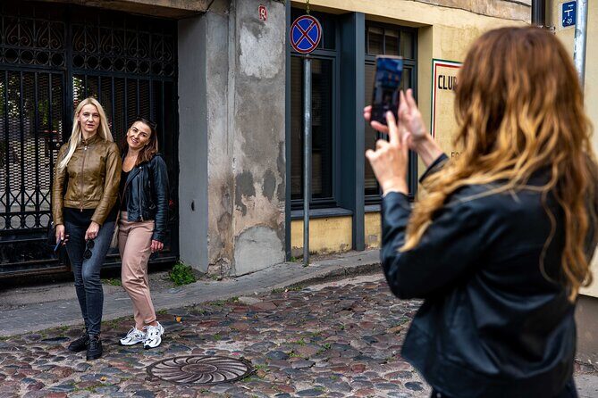 Live guide tour via WhatsApp - Vilnius Ghetto - Who Is This Tour Best For?