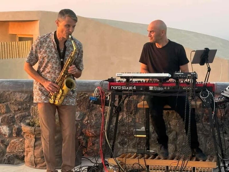 Live Music Dinner with Sunset and Caldera Views - Who Will Love This Experience?