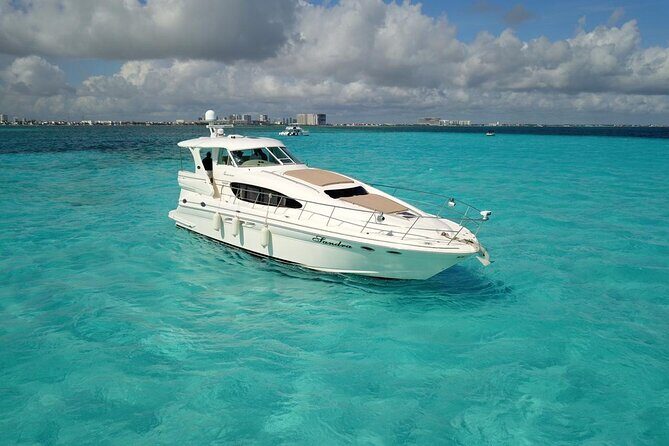 "Live the Luxury Life: Rent Your Own Yacht in Cancun!" - Setting the Scene: What You Can Expect from This Yacht Tour