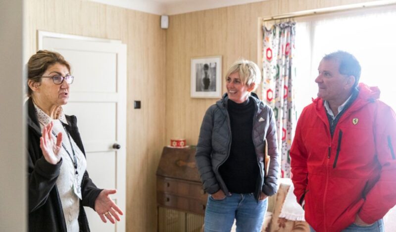 Liverpool: Beatles Childhood Homes Private Taxi Tour - Exploring the Beatles’ Homes: What You Can Expect