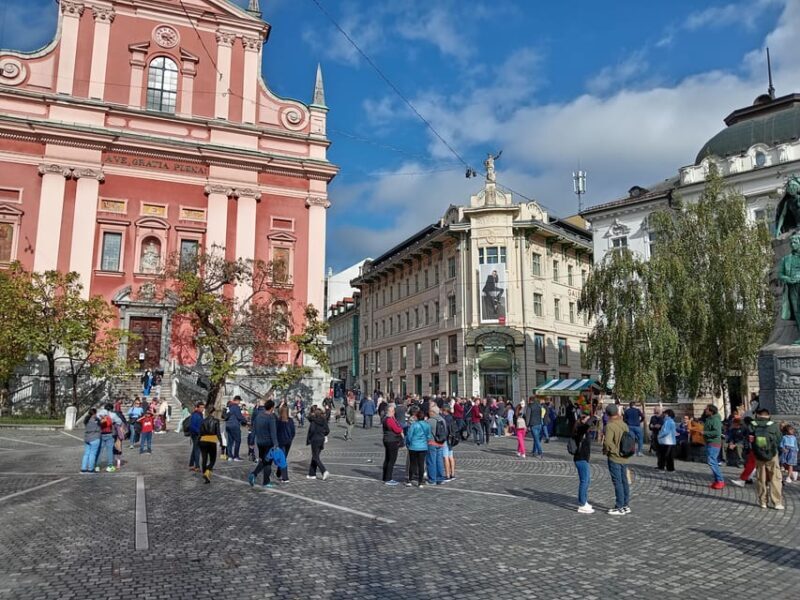 Ljubljana: Wonderful tour fun experience time history - Exploring Ljubljana in 1.5 Hours: What You Can Expect