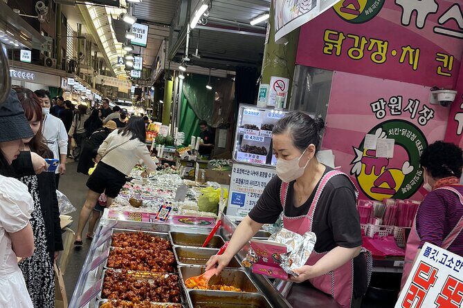 Local Seoul Tour at Traditional Market with Han River Picnic - Exploring Seoul’s Authentic Flavors and Scenery: A Detailed Review of the Traditional Market & Han River Picnic Tour