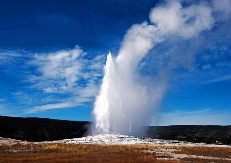 Lodging at Old Faithful Yellowstone&Grand Teton 5-Day Tour - Day 1: Arrival and Transition into Nature